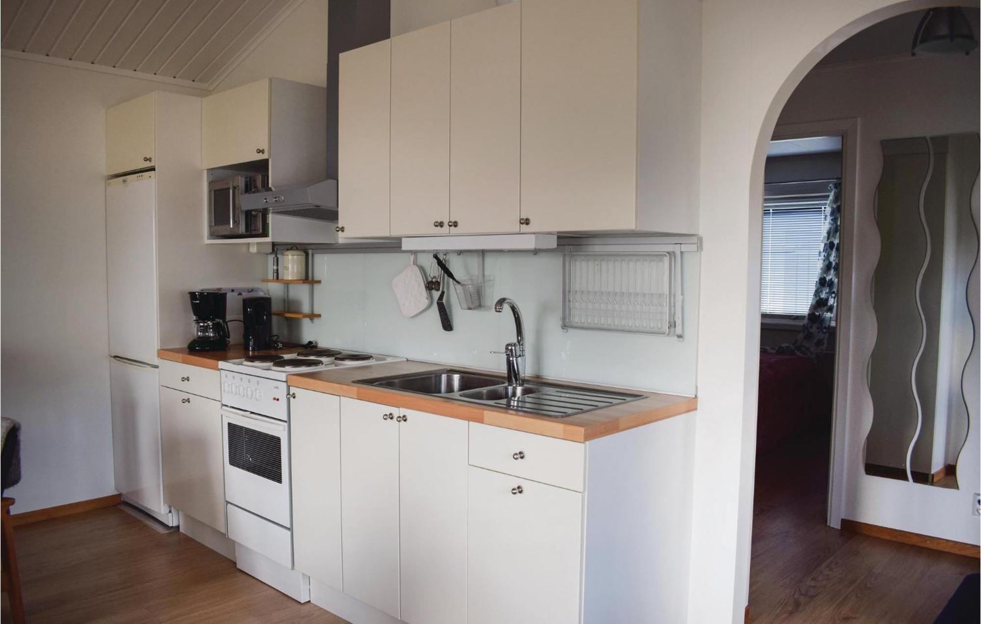 Amazing Home In Loettorp With House Sea View Eksteriør bilde